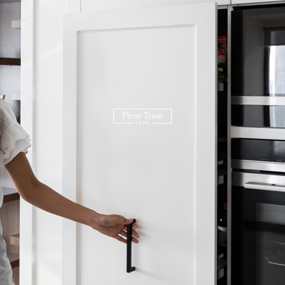 kitchen tower showcases a full-extension pull-out system