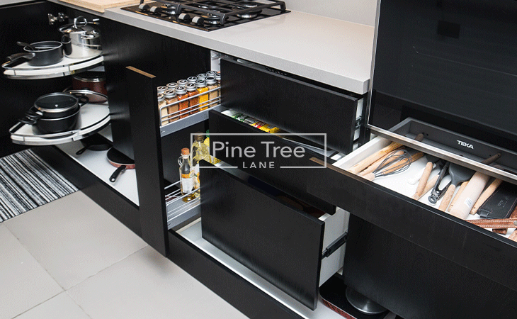 Space-efficient kitchen accessories organization